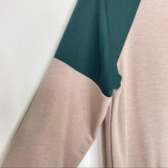 Stitch Fix l Pink Clover Raglan Knit Top, Medium - Picture 6 of 8